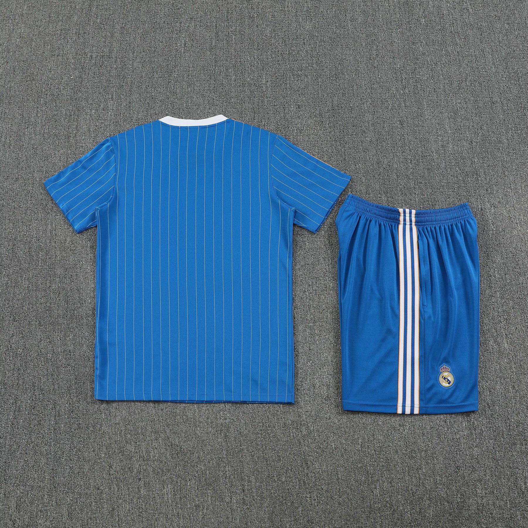 Kit Allenamento Real Madrid Icons Blue 25/26 | Kit da Calcio