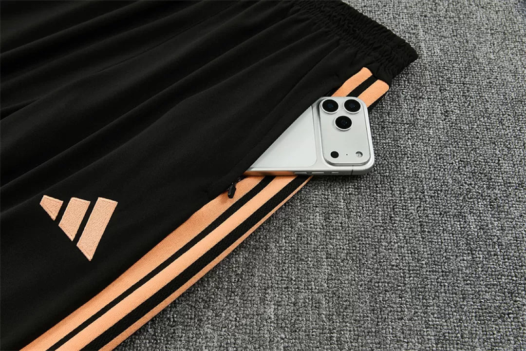 Tuta Arsenal 26/27 Uomo Nero con dettagli Arancione | Maglia da Calcio