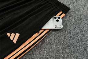 Tuta Arsenal 26/27 Uomo Nero con dettagli Arancione | Maglia da Calcio