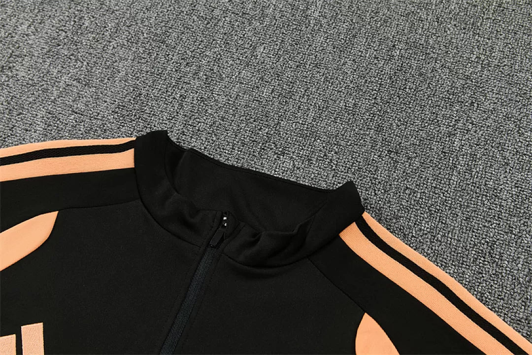 Tuta Arsenal 26/27 Uomo Nero con dettagli Arancione | Maglia da Calcio