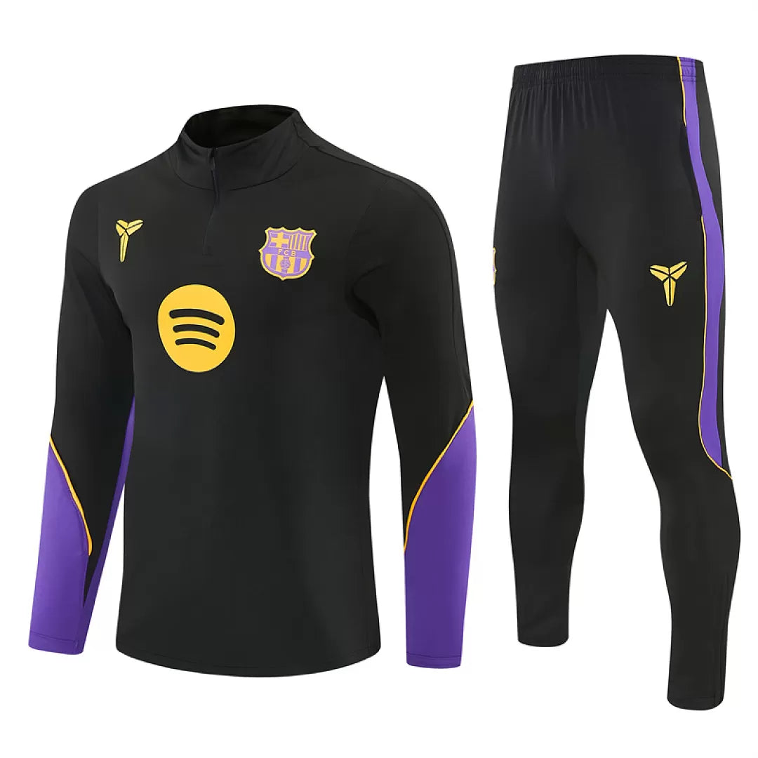 Tuta Barcelona 26/27 Uomo Nero con dettagli Viola e Giallo | Maglia da Calcio