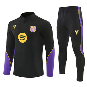 Tuta Barcelona 26/27 Uomo Nero con dettagli Viola e Giallo | Maglia da Calcio