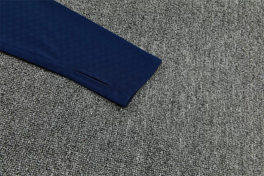 Tuta Bayern Munich 26/27 Uomo Bianco Crema e Blu Navy | Maglia da Calcio