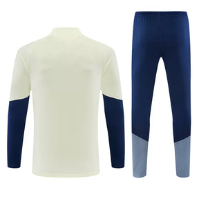 Tuta Bayern Munich 26/27 Uomo Bianco Crema e Blu Navy | Maglia da Calcio