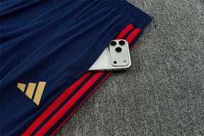 Tuta Bayern Munich 26/27 Uomo Bianco Crema e Blu Navy | Maglia da Calcio