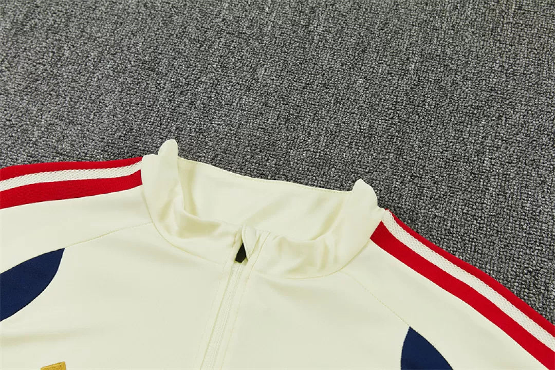 Tuta Bayern Munich 26/27 Uomo Bianco Crema e Blu Navy | Maglia da Calcio