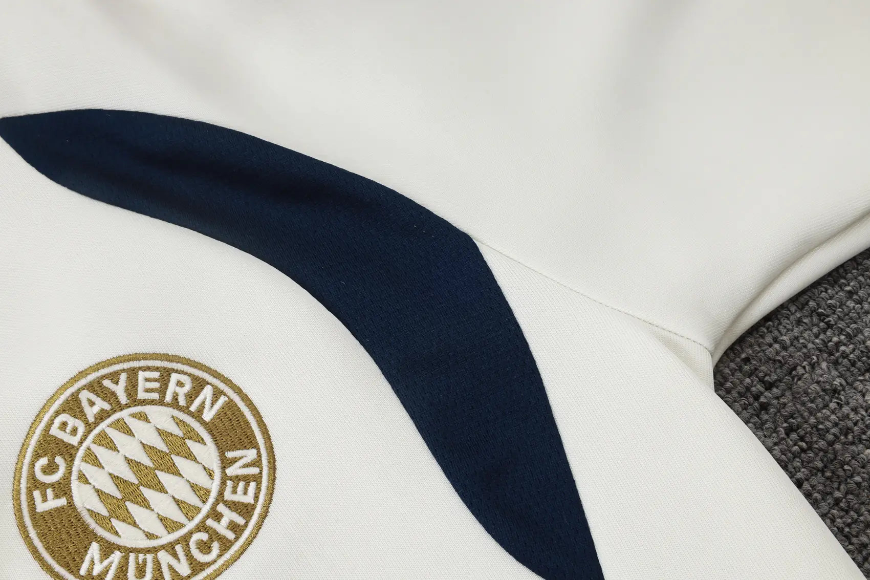 Tuta Full-zip Bayern Munich 26/27 Uomo Bianco e Blu Navy | Tuta da Calcio