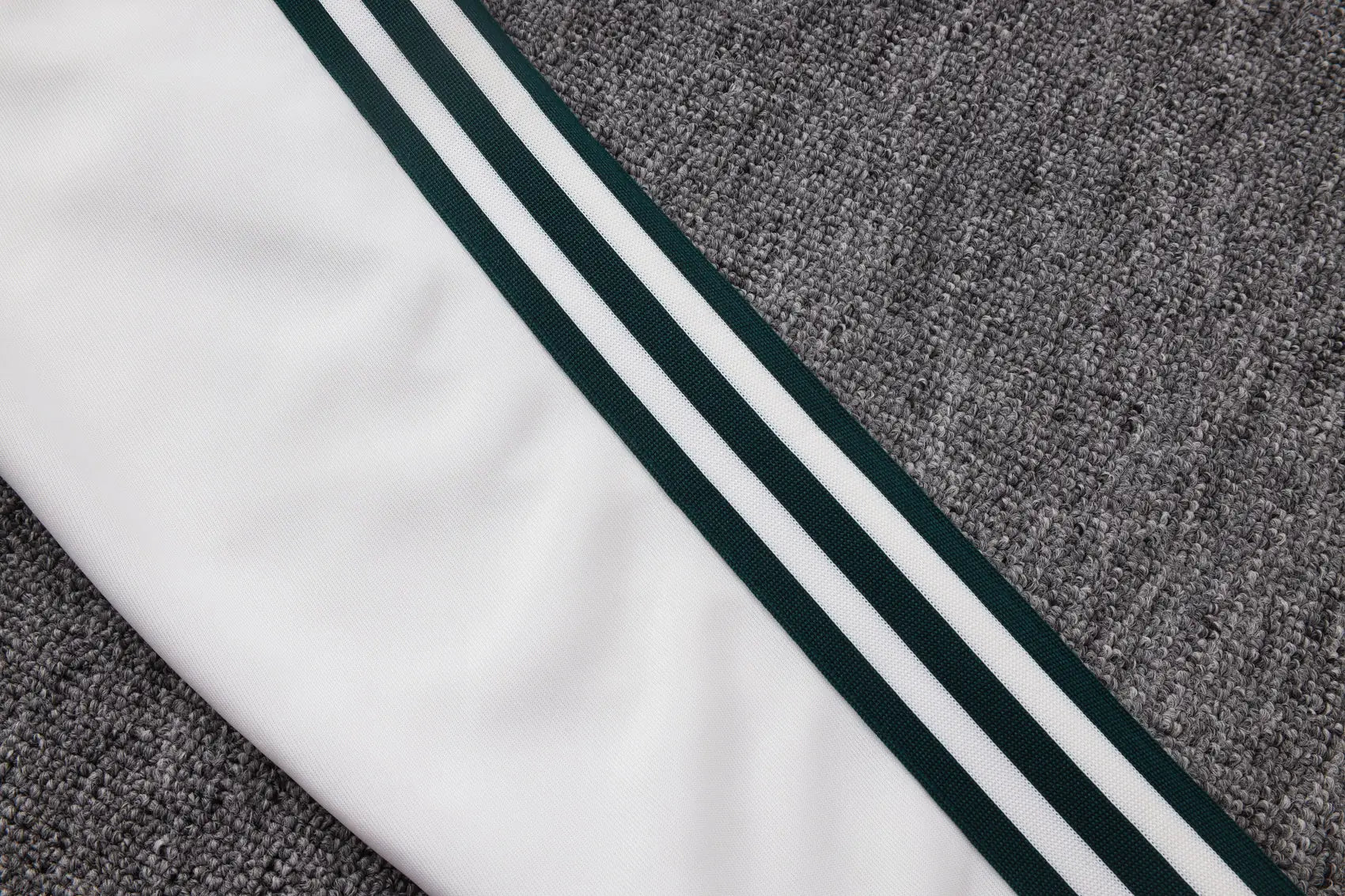 Tuta Full-zip Real Madrid 26/27 Nero Uomo Bianco e Verde | Tuta da Calcio