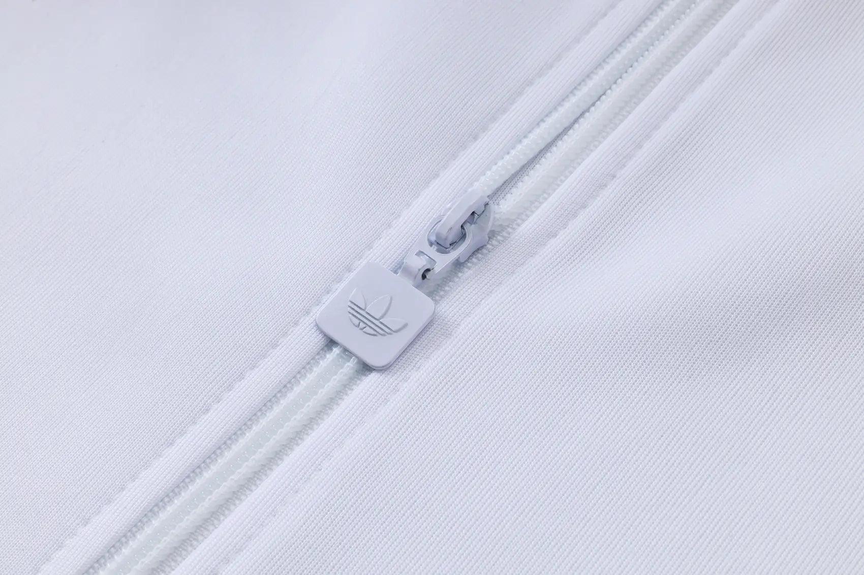 Tuta Full-zip Real Madrid 26/27 Uomo Bianco e Blu Navy | Tuta da Calcio