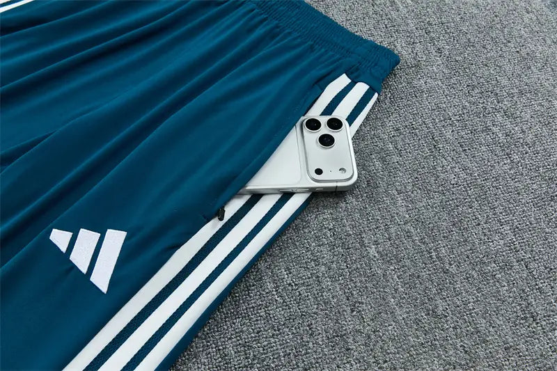 Tuta Half-zip Arsenal 26/27 Uomo Blu Navy con dettagli Rosso e Azzurro | Tuta da Calcio