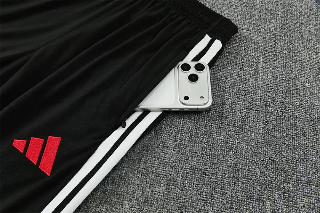 Tuta Liverpool 26/27 Uomo Bianco e Nero | Maglia da Calcio