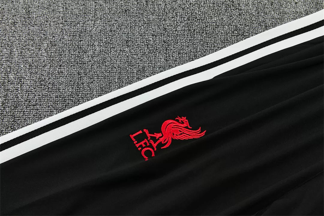 Tuta Liverpool 26/27 Uomo Rosso e Nero | Maglia da Calcio