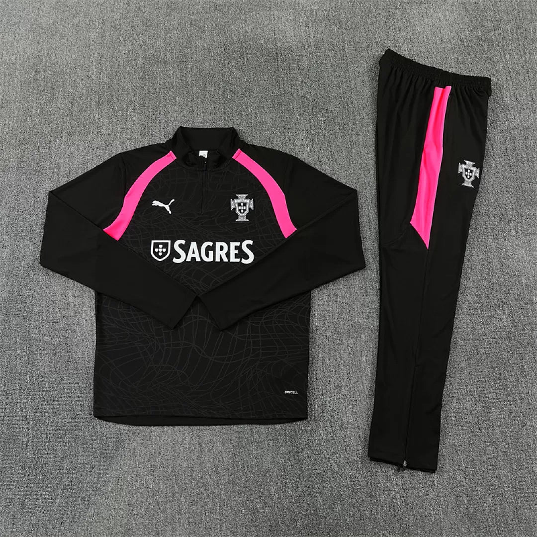 Tuta Portogallo 26/27 Uomo Nero con inserti Rosa | Maglia da Calcio
