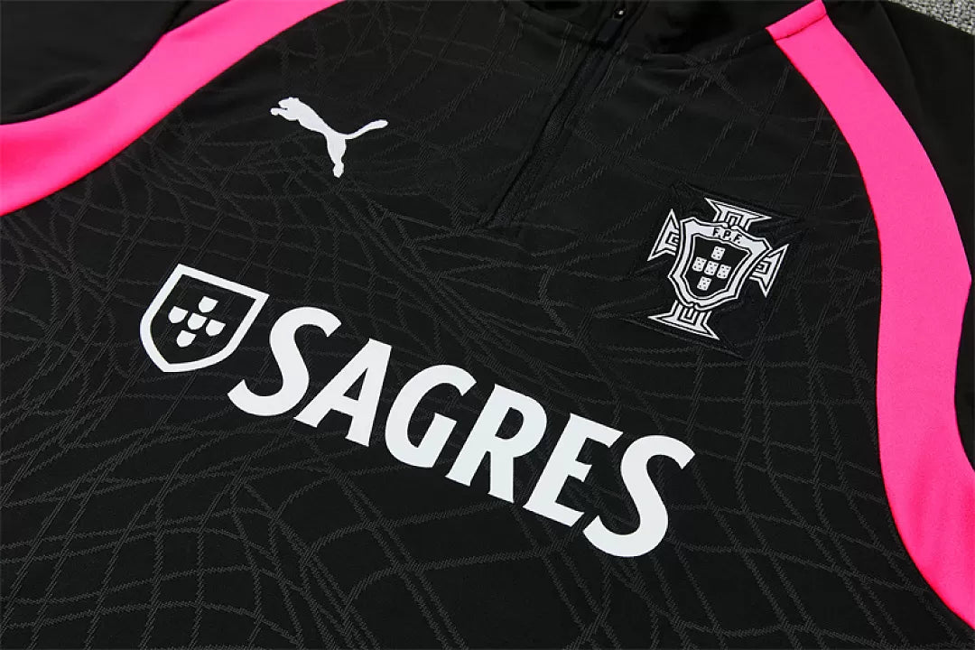 Tuta Portogallo 26/27 Uomo Nero con inserti Rosa | Maglia da Calcio