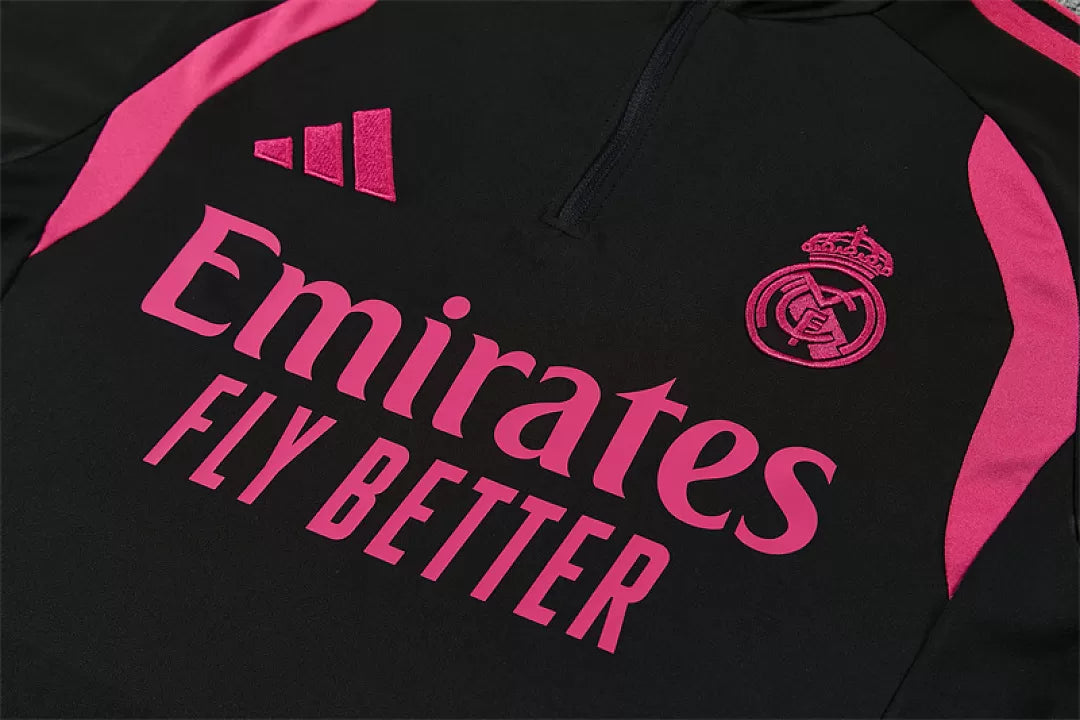 Tuta Real Madrid 26/27 Uomo Nero con dettagli Rosa | Maglia da Calcio