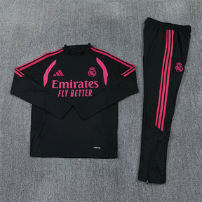Tuta Real Madrid 26/27 Uomo Nero con dettagli Rosa | Maglia da Calcio
