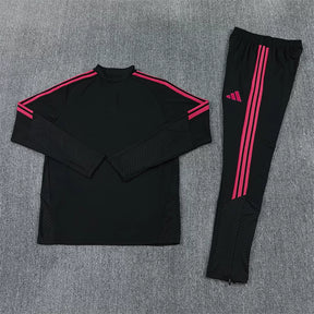 Tuta Real Madrid 26/27 Uomo Nero con dettagli Rosa | Maglia da Calcio