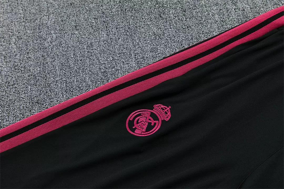 Tuta Real Madrid 26/27 Uomo Nero con dettagli Rosa | Maglia da Calcio